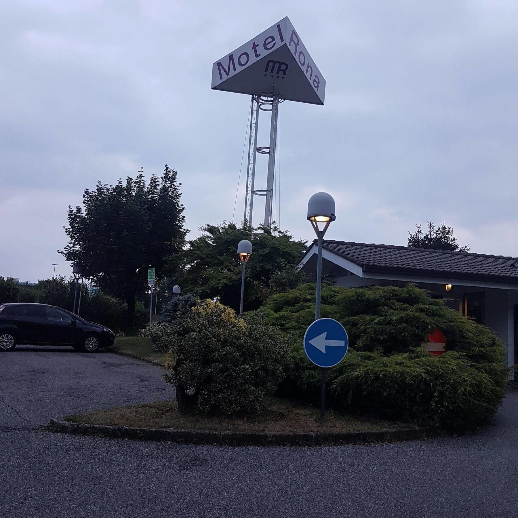 Motel Rona Caponago Esterno foto